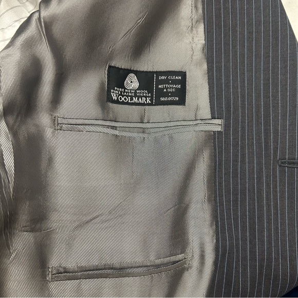 CALVIN KLEIN Men’s 100% Wool Dark Gray Pinstriped Suit🆕 - Picture 2 of 6